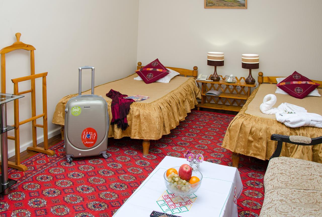 Jipek Joli Inn Nukus Exterior foto